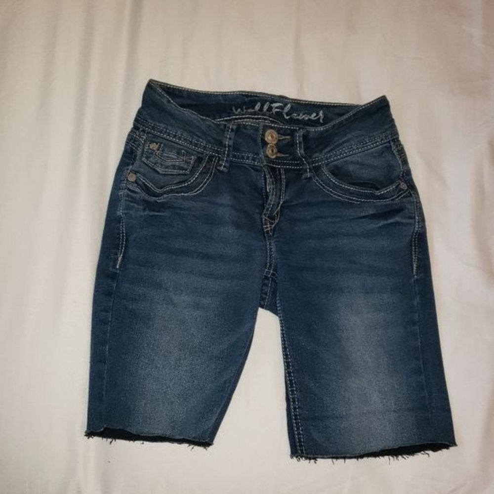 3/$15 Wallflower Cutoff Shorts Size 0